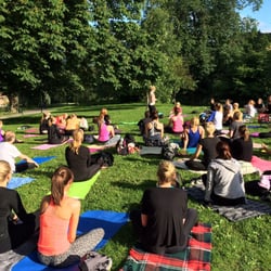 Kronobergsparken - Yoga i parken