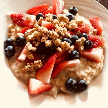 Jelly Cafe - Berry Crunch Steel Cut Oatmeal - Breakfast & Brunch Near Me - Palatine, Illinois Jelly Cafe - Berry Crunch Steel Cut Oatmeal - Breakfast & Brunch Near Me - Palatine, Illinois