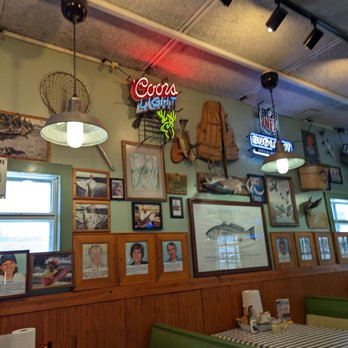 Flying Fish - Cajun/Creole Near Me - Fort Worth, Texas