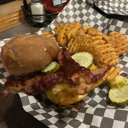 Trappers Bar and Grill - Burger and waffle fries