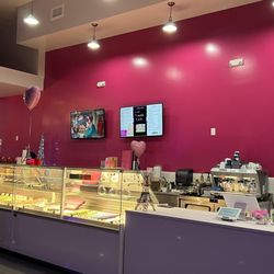 Le Macaron French Pastries