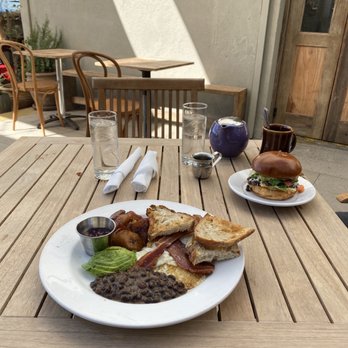 Fig Tree - Eat my Food but no drink ever came and it was on my bill - Cafes Near Me - Los Angeles, California