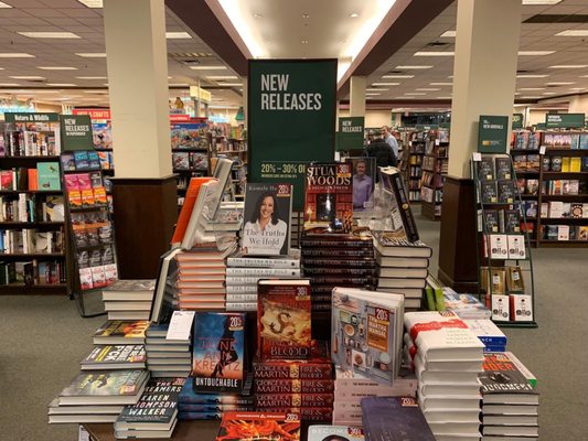 Barnes & Noble by null