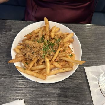 32 Brews Street - Fries garlic - Breweries Near Me - Elk Grove, California