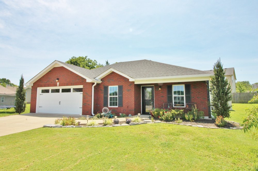 ANDREW DICKER BLACKWELL REALTY Updated October 2024 18 Photos