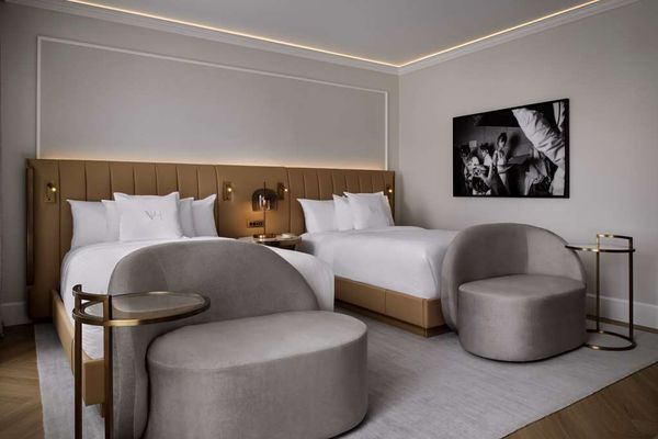 Vogue Hotel Montreal Downtown, Curio Collection by Hilton by null