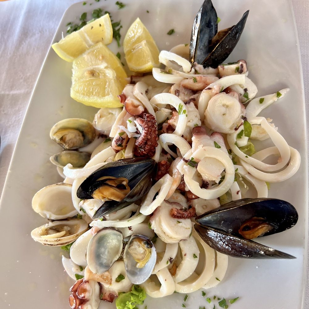 Steamed seafood