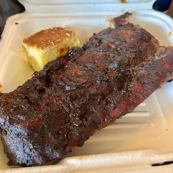 Smokehaus - 1/2 rack of ribs - Smokehouse Near Me - Amherst, New Hampshire