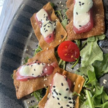 Due 360 - Ahi Tuna Salad - Tapas/Small Plates Near Me - Summit, New Jersey