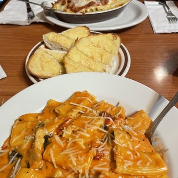 Mike's Palace - Penne Vesuvio and Lasagna (with the garlic bread that comes only with the lasagna) - Pizza Near Me - Valdez, Alaska Mike's Palace - Penne Vesuvio and Lasagna (with the garlic bread that comes only with the lasagna) - Pizza Near Me - Valdez, Alaska