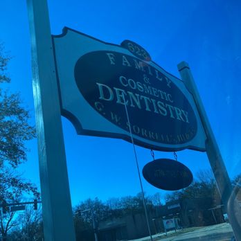 Sorrells G W III DDS - view of sign (through the tinted portion of my front windshield) - Oral Surgeons Near Me - West Memphis, Arkansas Sorrells G W III DDS - view of sign (through the tinted portion of my front windshield) - Oral Surgeons Near Me - West Memphis, Arkansas