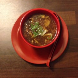 Super Nudeln - Pikant säuerliche Suppe 1,50€