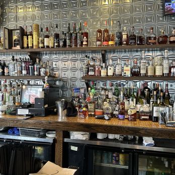 Kingfish Kitchen & Cocktails - Bar - Cajun/Creole Near Me - New Orleans, Louisiana