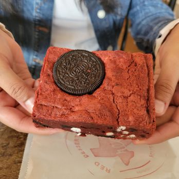 Red Dessert Dive - Red velvet oreo brownie - Desserts Near Me - Houston, Texas Red Dessert Dive - Red velvet oreo brownie - Desserts Near Me - Houston, Texas