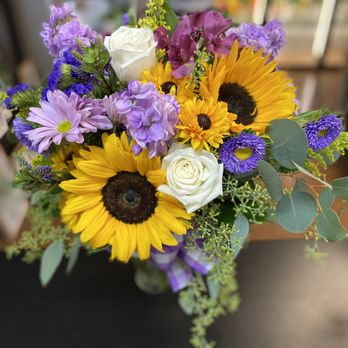 Uniquely Chic Florist & Boutique - Florists Near Me - Bakersfield, California Uniquely Chic Florist & Boutique - Florists Near Me - Bakersfield, California