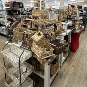 HomeGoods - Inside - Home Decor Near Me - Overland Park, Kansas HomeGoods - Inside - Home Decor Near Me - Overland Park, Kansas