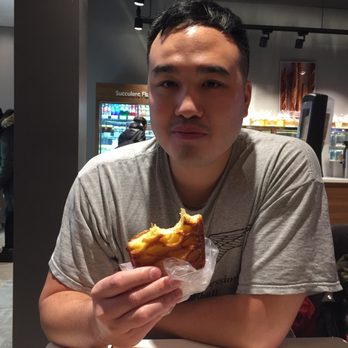 Paris Baguette - Pineapple croissant - Coffee & Tea Near Me - Queens, New York