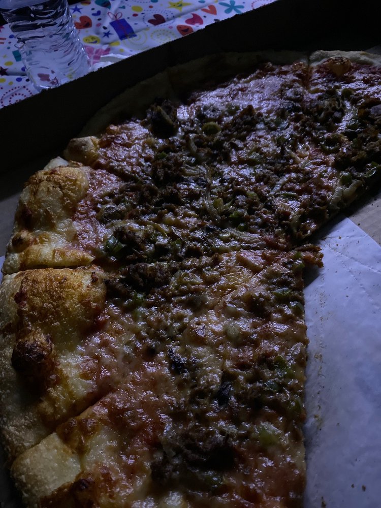 Papa V's Pizzeria Logo
