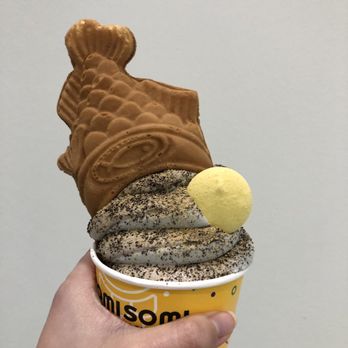 Somisomi - Oreo and black sesame soft serve - Ice Cream & Frozen Yogurt Near Me - Katy, Texas Somisomi - Oreo and black sesame soft serve - Ice Cream & Frozen Yogurt Near Me - Katy, Texas