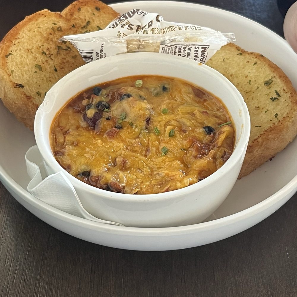 Chili and garlic bread