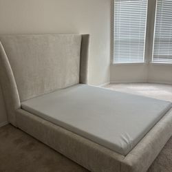 Christian's Furniture - Raúl and Michael helped with the set-up. Very profesional and very quick. Overall a superb job! Highly recommend