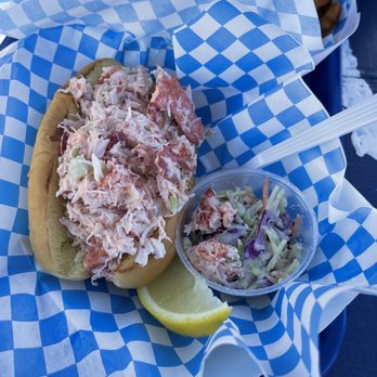 Hooked - Lobster roll - Seafood Near Me - Montauk, New York