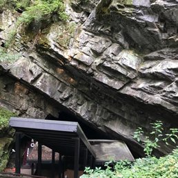 Lots of steep steps down to the boat & cave entrance. Lots of steep steps down to the boat & cave entrance.