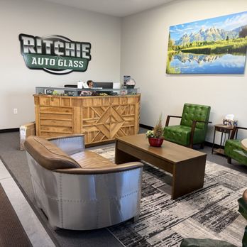 Ritchie Auto Glass - Front Waiting Room - Windshield Installation & Repair Near Me - Idaho Falls, Idaho Ritchie Auto Glass - Front Waiting Room - Windshield Installation & Repair Near Me - Idaho Falls, Idaho