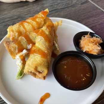 Parkside Eats - Krab-O-Cado Eggrolls - Breakfast & Brunch Near Me - Metuchen, New Jersey Parkside Eats - Krab-O-Cado Eggrolls - Breakfast & Brunch Near Me - Metuchen, New Jersey