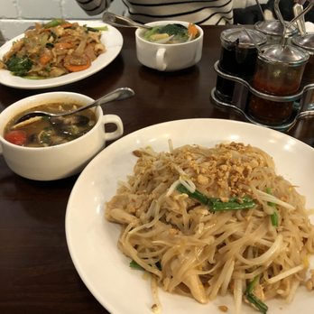 9Zaab - Pad Thai and Tom Yum Soup - Thai Near Me - Cambridge, Massachusetts
