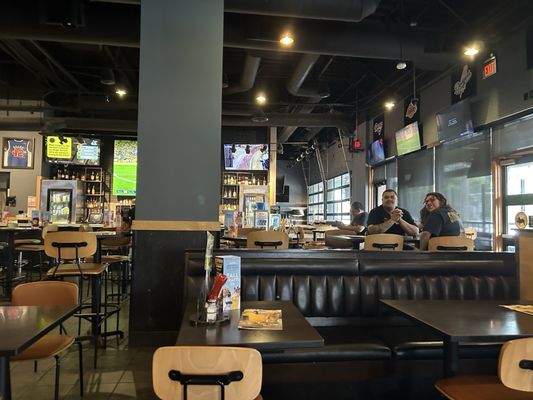 Buffalo Wild Wings by null