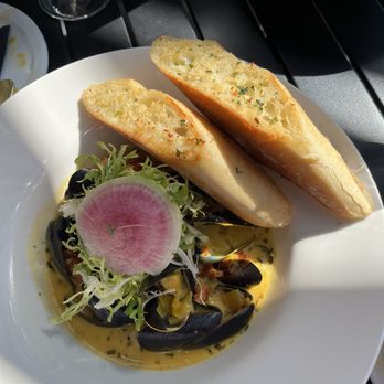 Truffle Pigs - Mussels - Canadian (New) Near Me - Field, British Columbia