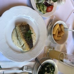 Waldrestaurant Gut Entenpfuhl - Skrei in Senfsauce mit Brokkoli und Kroketten