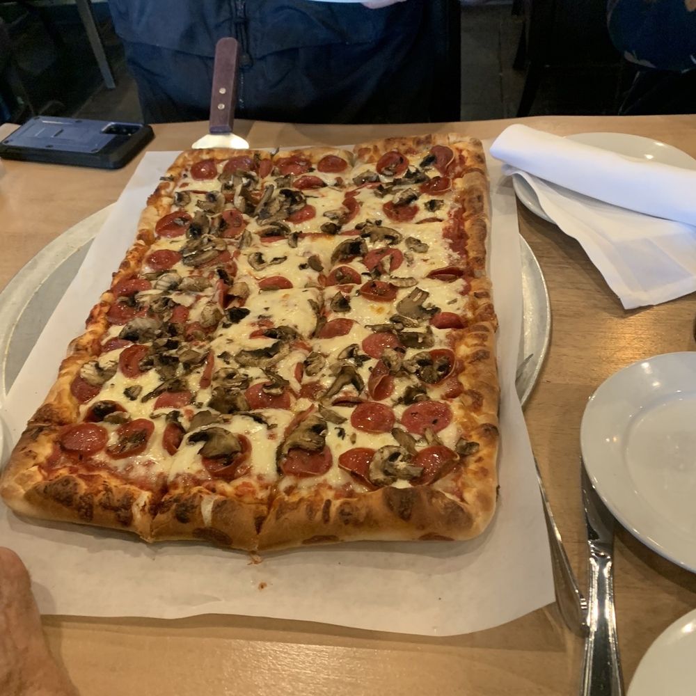 Mr Z's Pipasa - Party mushroom and pepperoni pizza - Italian Near Me - Plainfield, Connecticut Mr Z's Pipasa - Party mushroom and pepperoni pizza - Italian Near Me - Plainfield, Connecticut