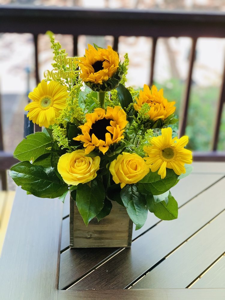 PETALS FLORAL BOUTIQUE Updated September 2024 146 Athens St