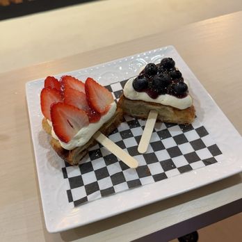 Mauritius Tea - Strawberry croffle and blueberry croffle - Bubble Tea Near Me - University Place, Washington Mauritius Tea - Strawberry croffle and blueberry croffle - Bubble Tea Near Me - University Place, Washington