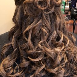 Kimberly's Beauty Salon - Going to homecoming