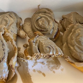 Hamburger Inn Diner - Not the normal Hamburger Inn cinnamon rolls...these things are usually the size of a salad plate and gorgeously fluffy - Burgers Near Me - Delaware, Ohio
