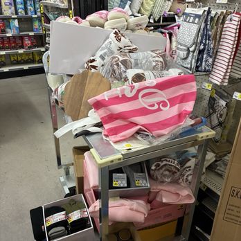Dollar General - Looked like they were gathering up all the Dolly products - not sure why - Discount Store Near Me - Arizona City, Arizona Dollar General - Looked like they were gathering up all the Dolly products - not sure why - Discount Store Near Me - Arizona City, Arizona