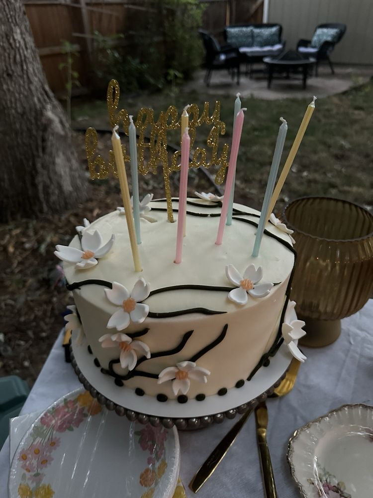 CAKEHEADS BAKERY Updated October 2024 171 Photos & 55 Reviews 82