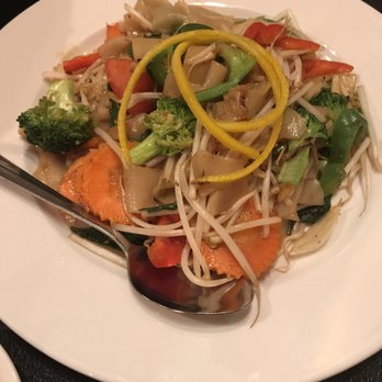 altThai - Drunken Noodles with vegetables - Thai Near Me - Arlington Heights, Illinois altThai - Drunken Noodles with vegetables - Thai Near Me - Arlington Heights, Illinois
