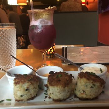 Fonda Chelsea - Crab cakes and mocktail - Mexican Near Me - New York, New York Fonda Chelsea - Crab cakes and mocktail - Mexican Near Me - New York, New York