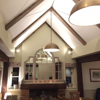 The White Horse - Pubs Near Me - Godalming, SRY