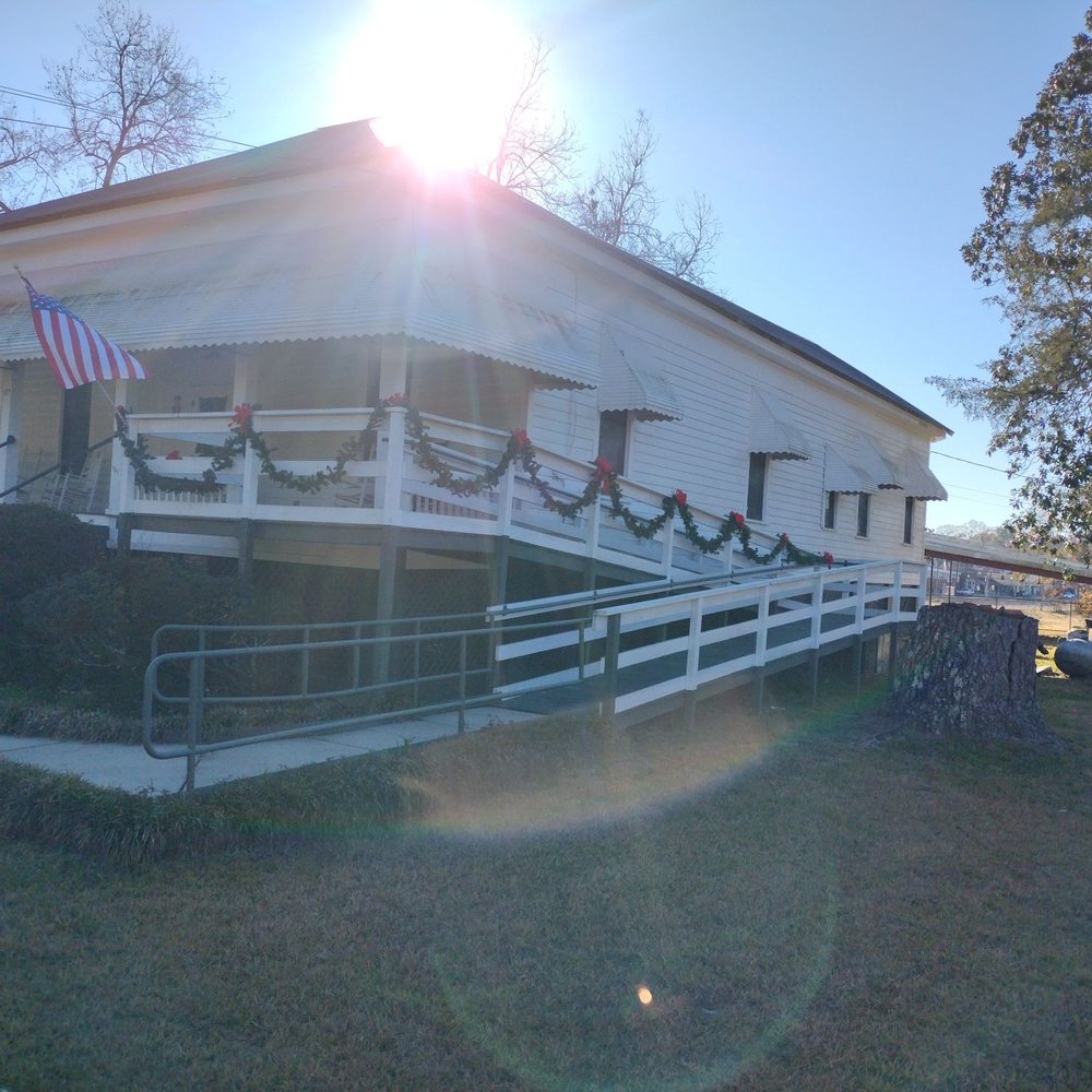 Hank Williams Museum - access for them what needs it - Museums Near Me - Georgiana, Alabama