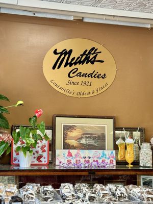 Muth's Candies by null