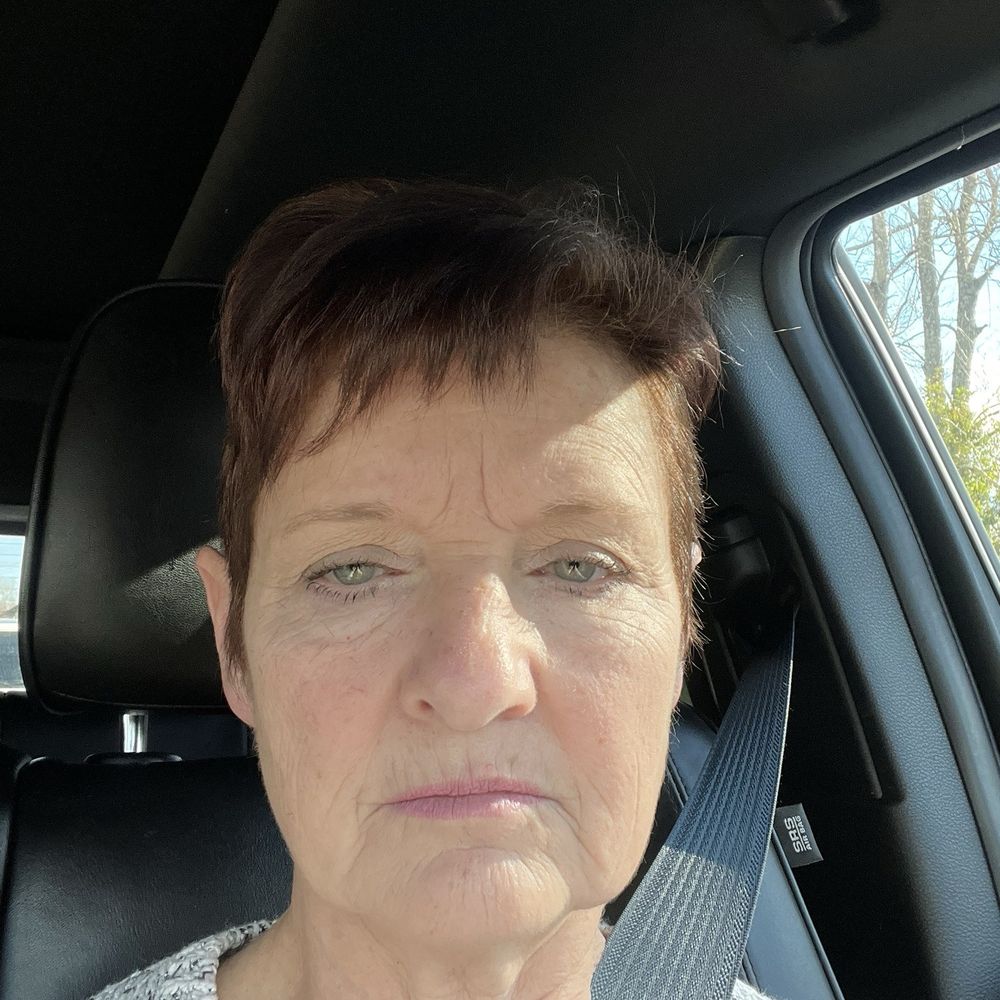 Blow - After cut - Hair Salons Near Me - Greensboro, North Carolina Blow - After cut - Hair Salons Near Me - Greensboro, North Carolina
