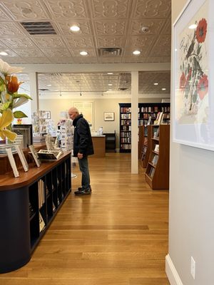 Flying Cloud Booksellers by null