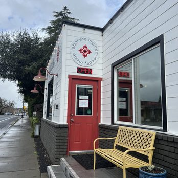 Spread Kitchen - Entrance is a side door along the Sonoma Highway - Lebanese Near Me - Sonoma, California Spread Kitchen - Entrance is a side door along the Sonoma Highway - Lebanese Near Me - Sonoma, California