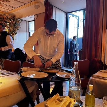 GINA Restaurant - Leo! - Restaurants Near Me - Nice, 06