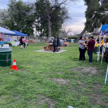 Poppin Shops - a group of people in a park - Farmers Market Near Me - Los Angeles, California Poppin Shops - a group of people in a park - Farmers Market Near Me - Los Angeles, California